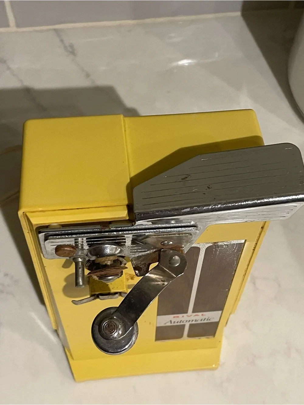 Vintage Rival Model 739 Automatic Electric Can Opener Harvest Yellow Made in USA